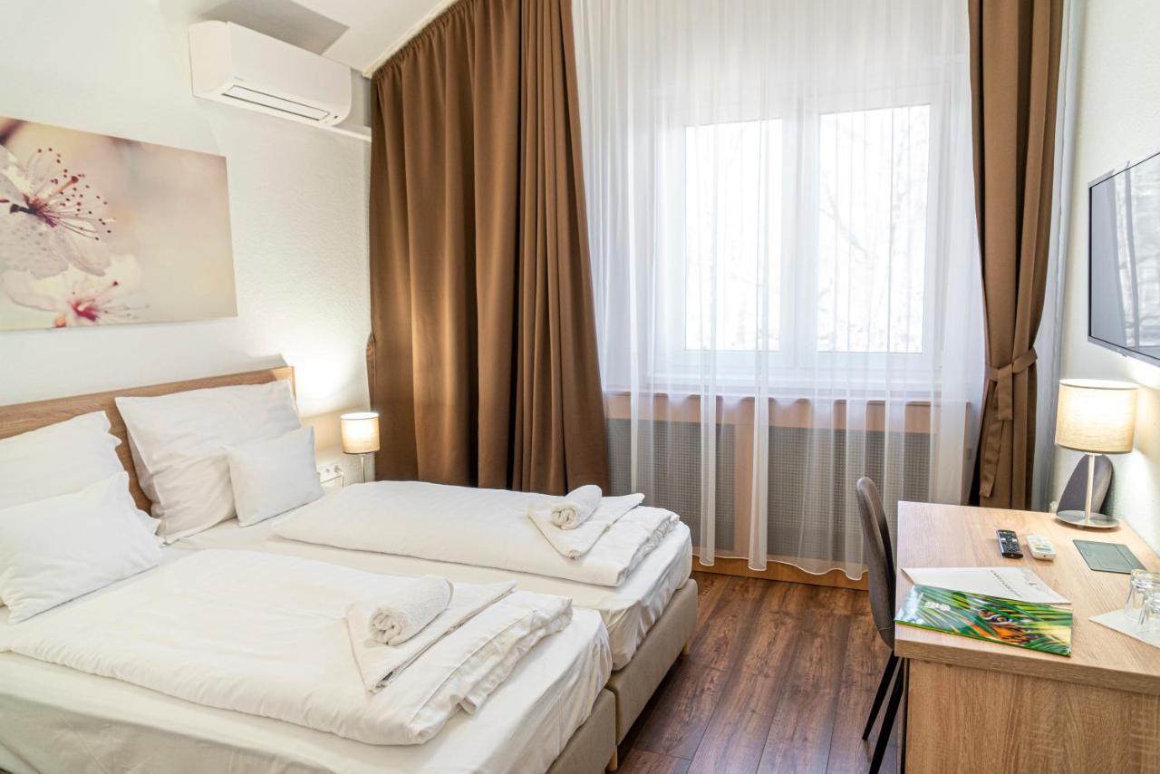 Ozoon Hotel Nyiregyhaza Ngoại thất bức ảnh