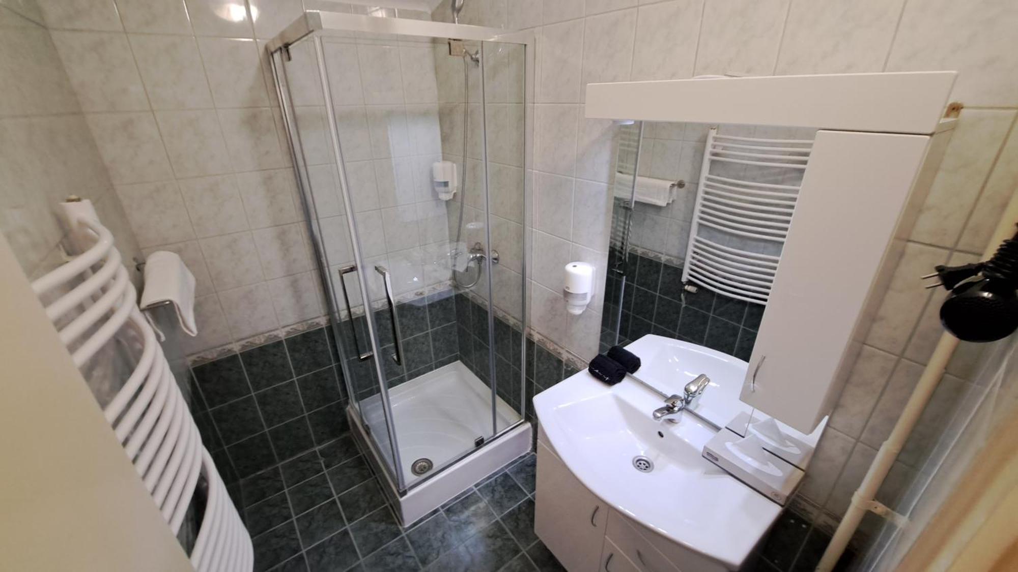 Ozoon Hotel Nyiregyhaza Ngoại thất bức ảnh