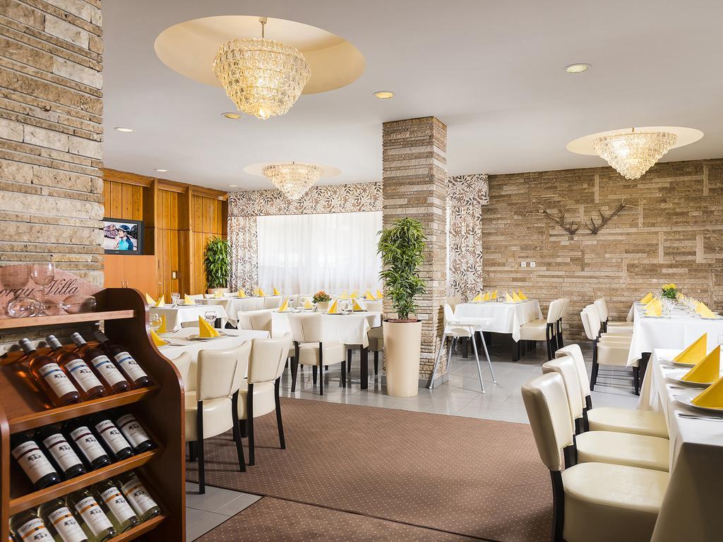 Ozoon Hotel Nyiregyhaza Ngoại thất bức ảnh