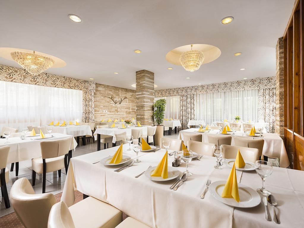 Ozoon Hotel Nyiregyhaza Ngoại thất bức ảnh